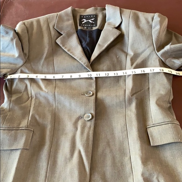 Equine Athletics Hunt Coat - Picture 4 of 8